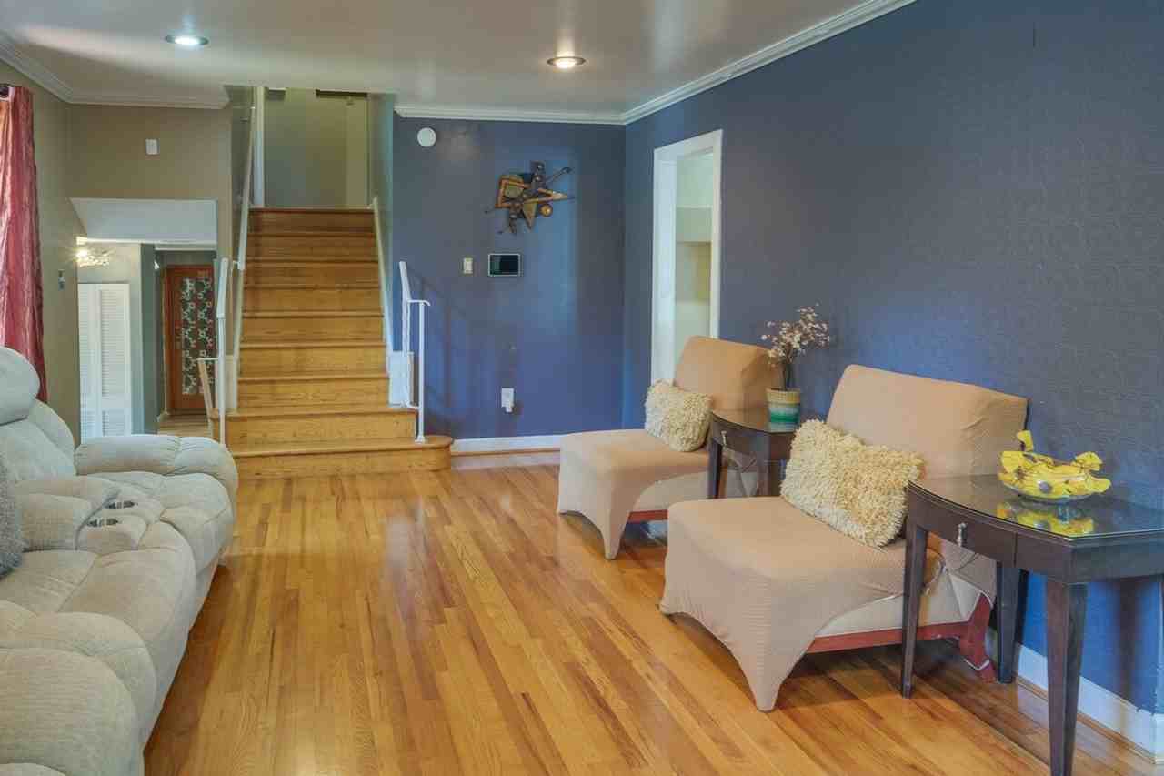 9305 Pine View Ln #1385619P - Photo 3 of 30