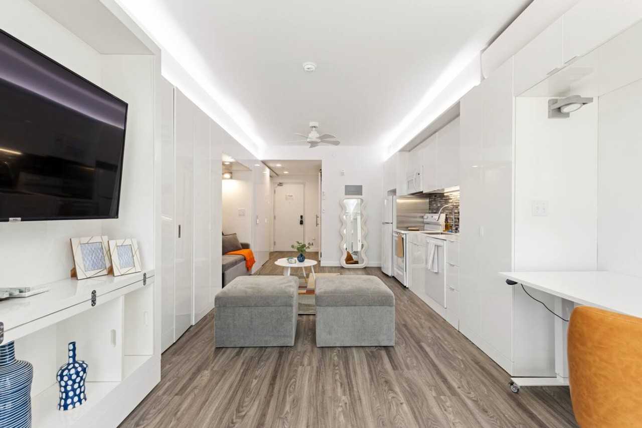 12607 Larchmere Blvd #1466499P - Photo 5 of 45