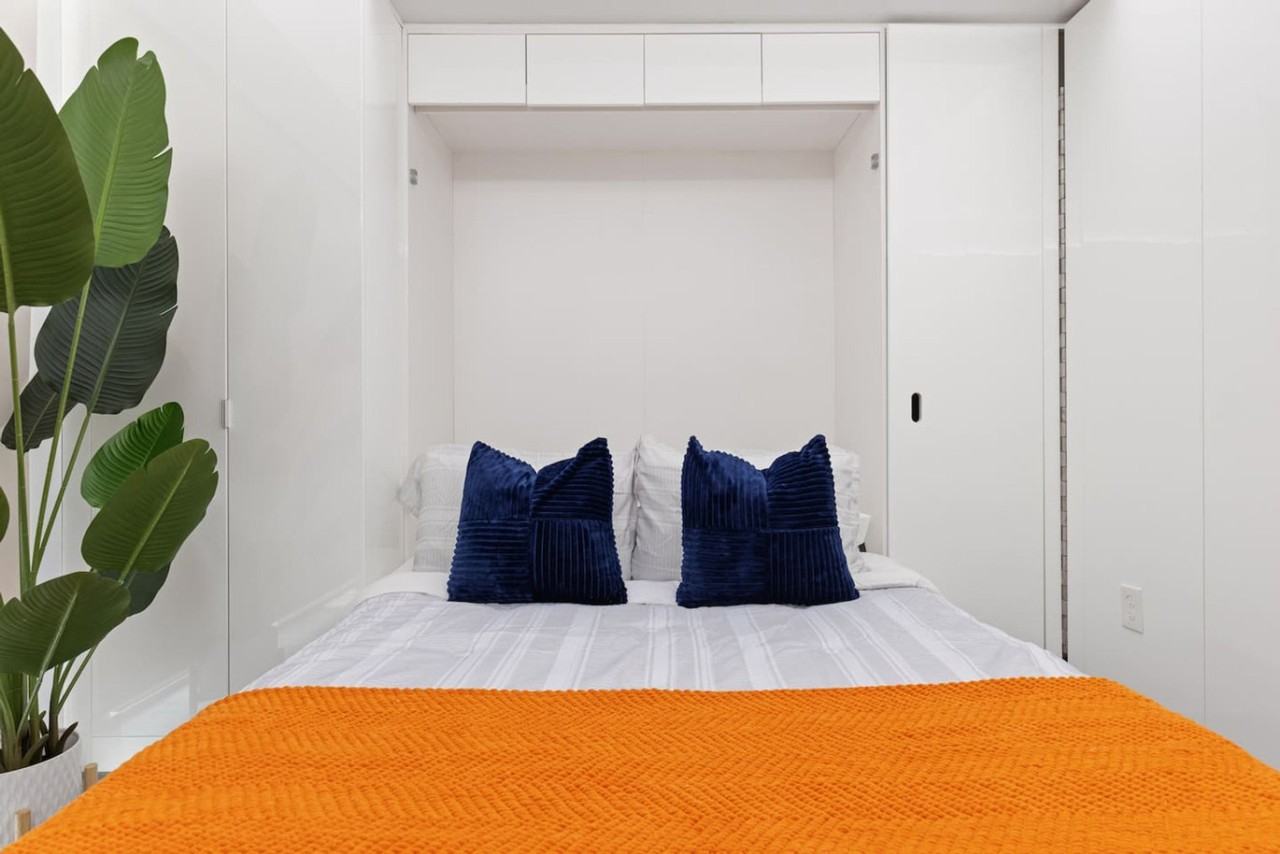 12607 Larchmere Blvd #1466499P - Photo 6 of 45