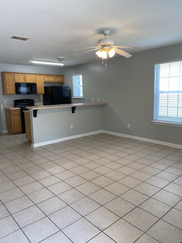 97 Bass St - Photo 2 of 22