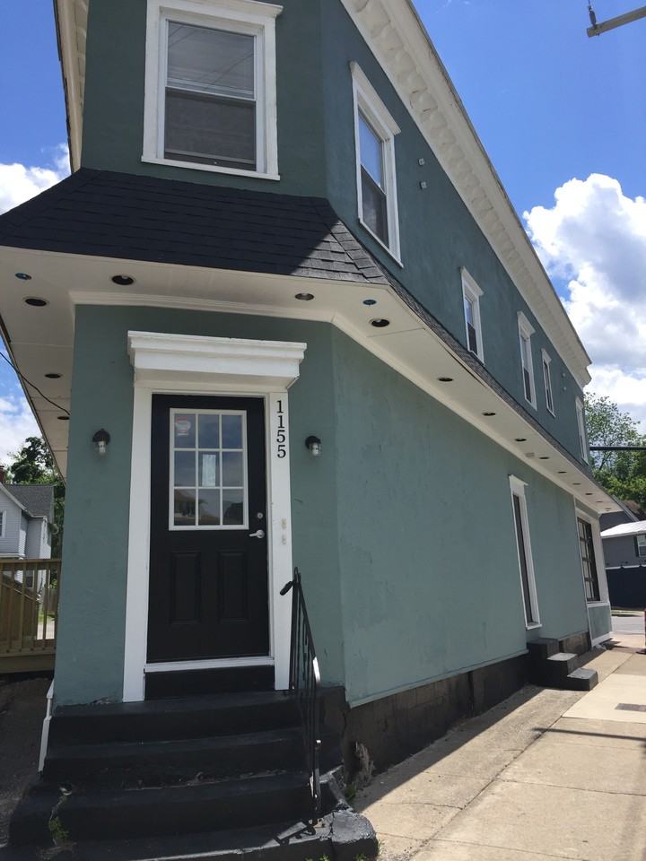 1155 S Plymouth Ave #1 - Photo 2 of 12