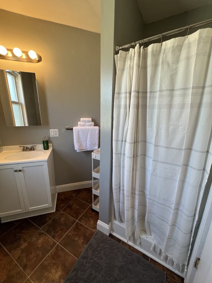 1155 S Plymouth Ave #1 - Photo 7 of 12