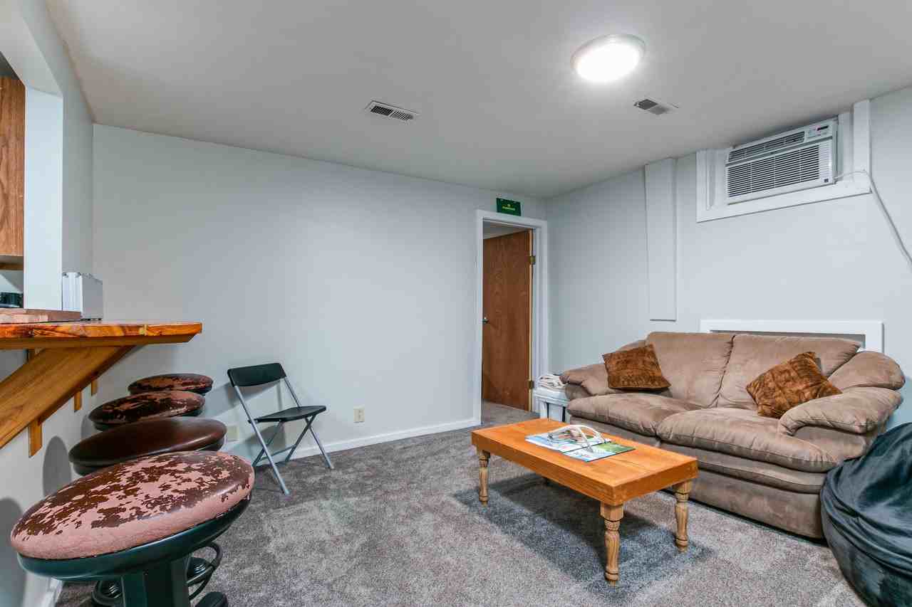 1605 Leavenworth St #BS - Photo 4 of 15