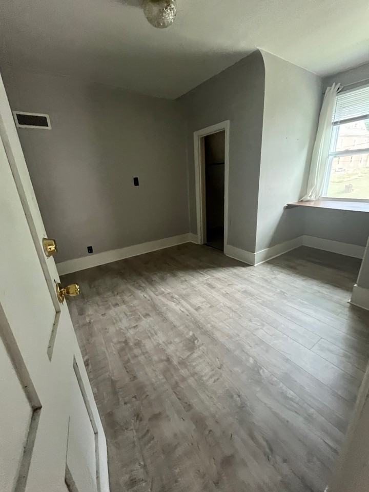 38 W University St #B - Photo 2 of 11