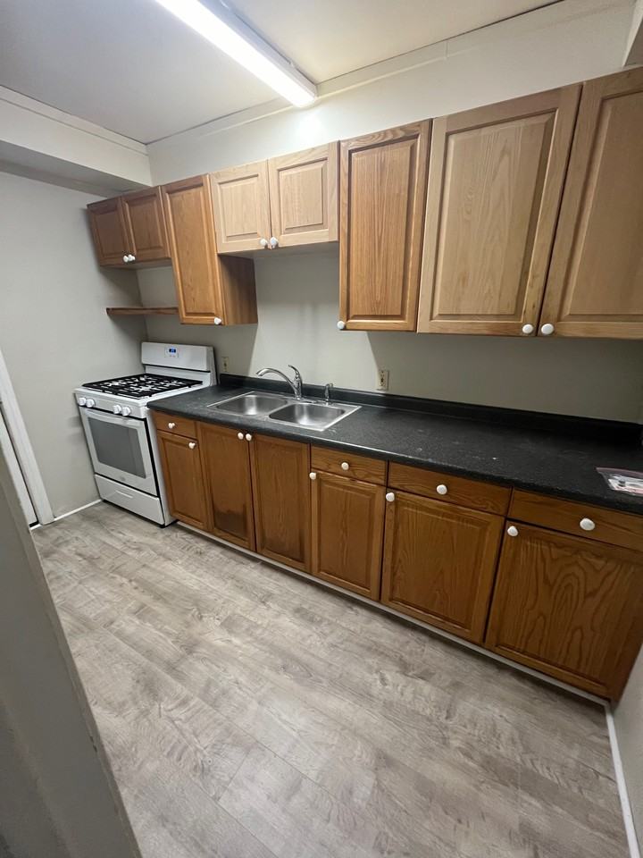 38 W University St #B - Photo 4 of 11