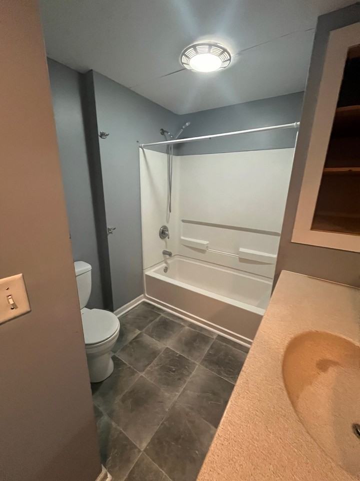 38 W University St #B - Photo 5 of 11