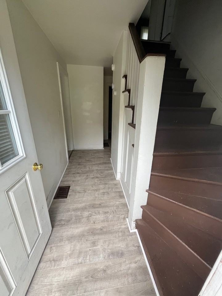 38 W University St #B - Photo 7 of 11