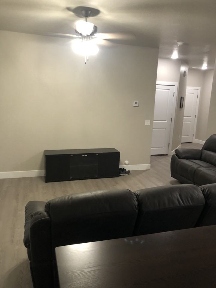 3063 175 W, #1 - Photo 3 of 9