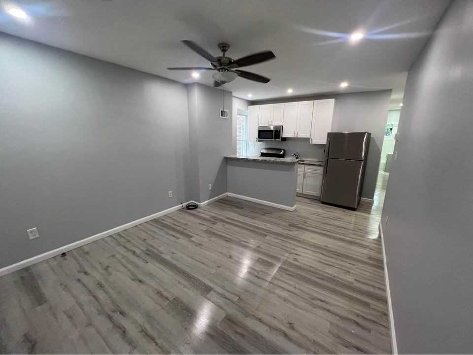 1414 W Sparks St #1 - Photo 4 of 13