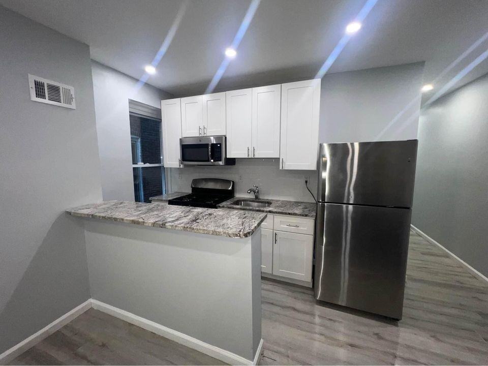 1414 W Sparks St #1 - Photo 6 of 13