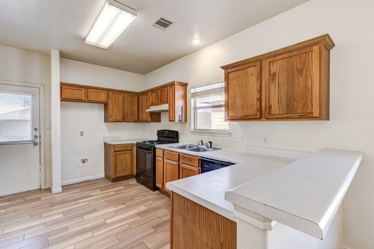 2808 Southampton Way - Photo 2 of 5