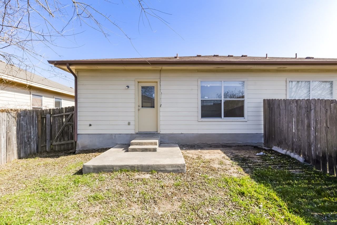 2808 Southampton Way - Photo 4 of 5