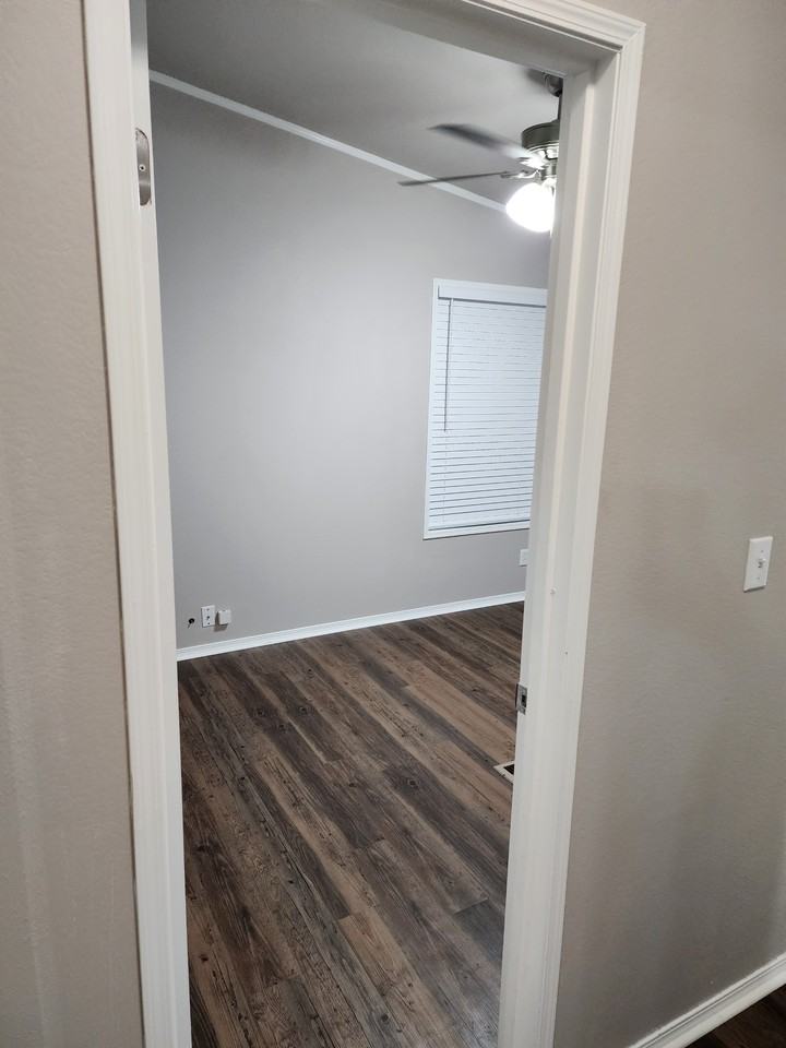 640 Houston - Photo 3 of 22