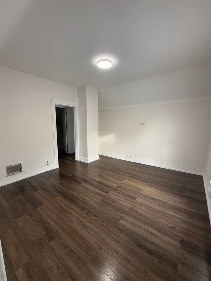 425 W Lawrence St #2