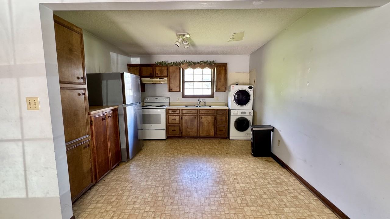 1346 S Post Oak Rd - Photo 2 of 5