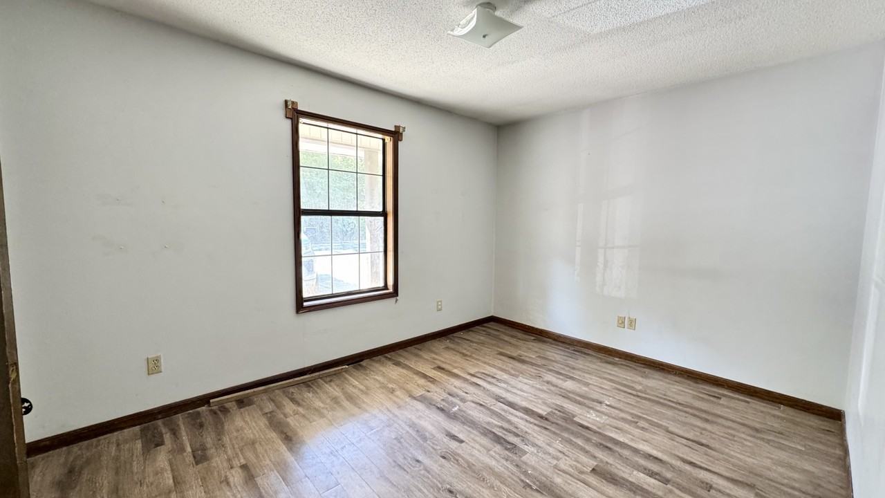1346 S Post Oak Rd - Photo 5 of 5