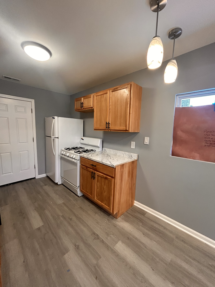 2025 Central Dr - Photo 7 of 15