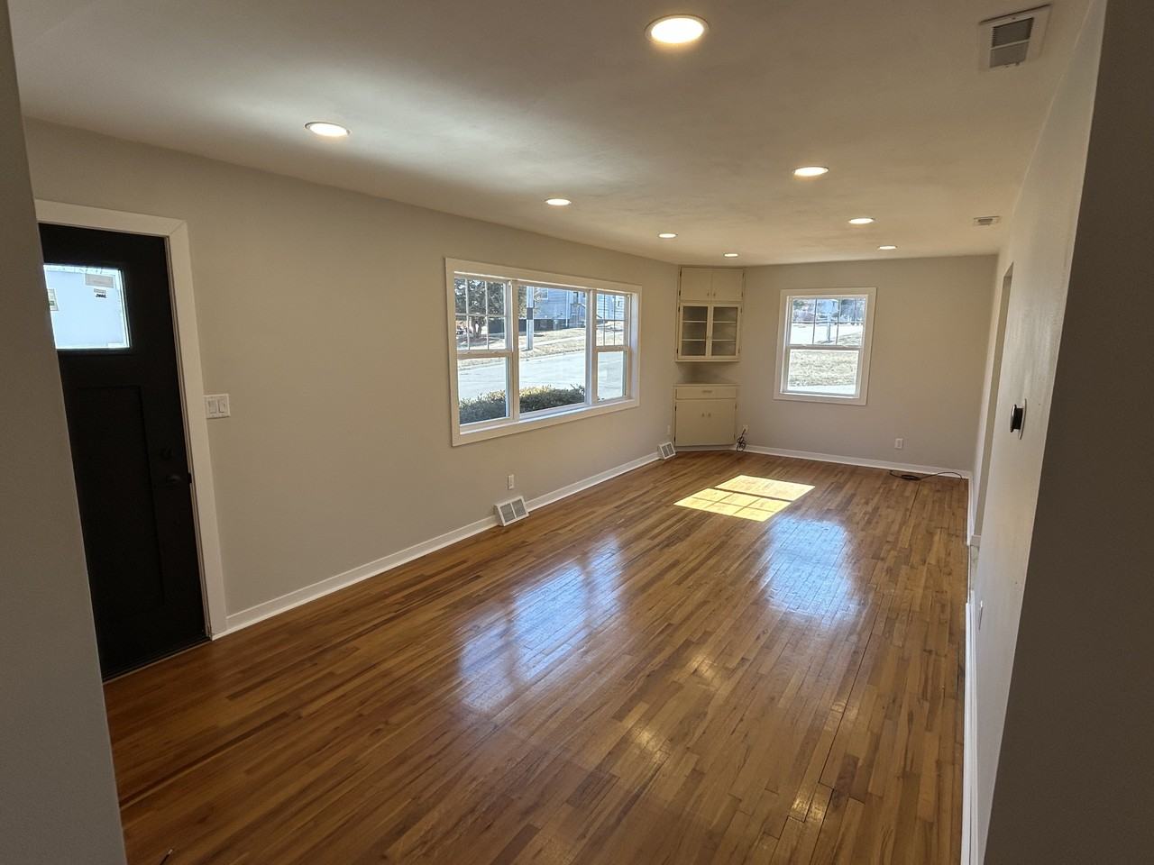 1810 Logan St - Photo 2 of 14