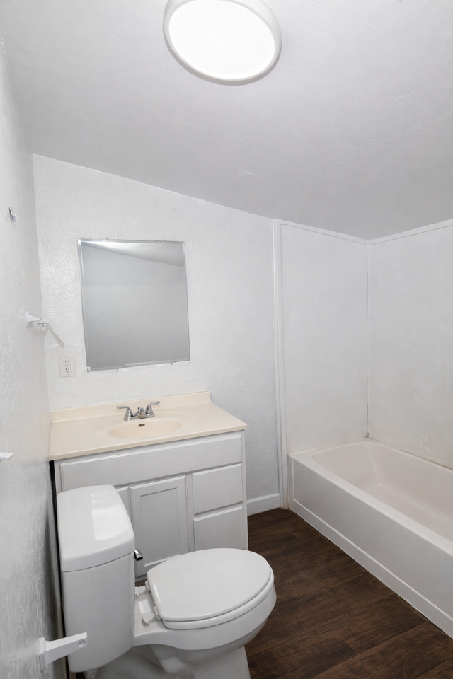 645 W Davis Loop - Photo 4 of 9