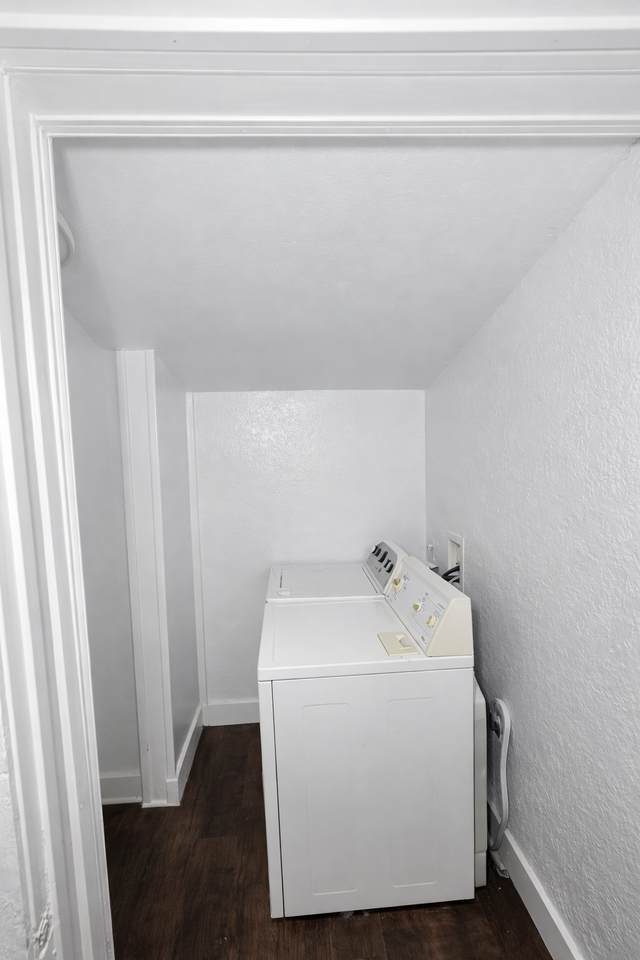 645 W Davis Loop - Photo 5 of 9