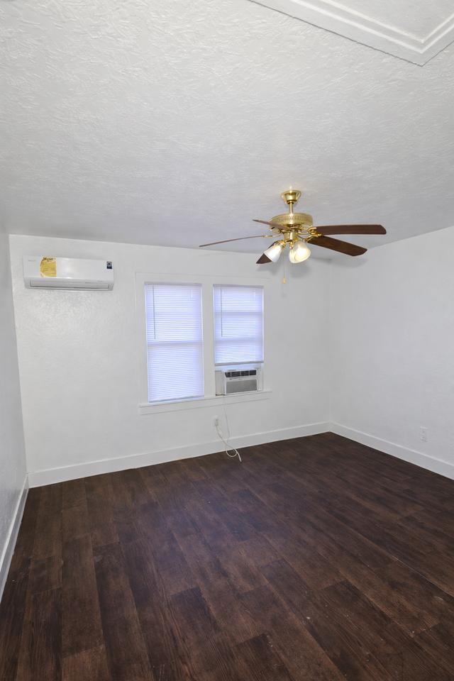 645 W Davis Loop - Photo 6 of 9