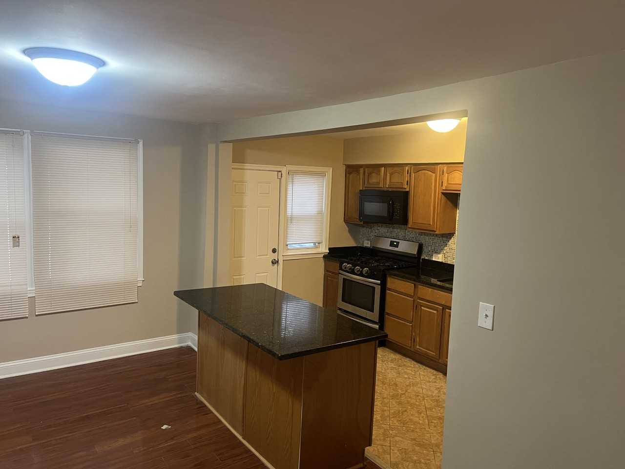 Random Rd - Photo 2 of 32