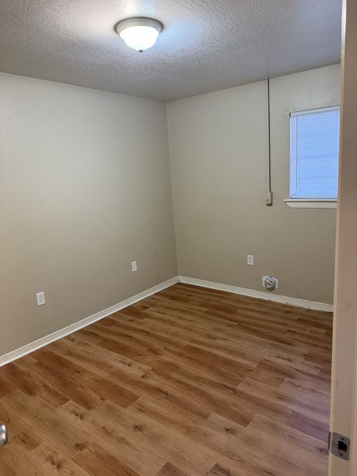 125 Wavenue, #5 - Photo 2 of 8