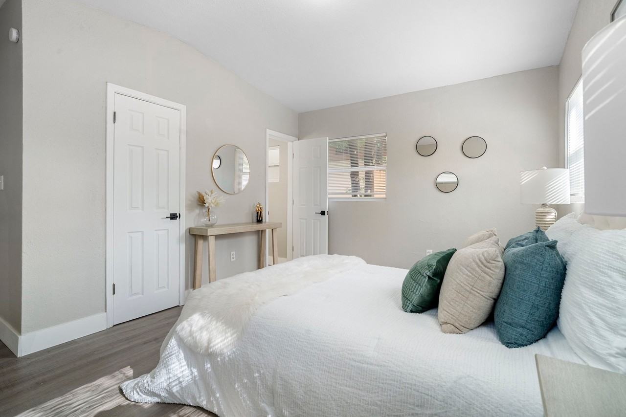 6113 Hialeah St - Photo 5 of 12