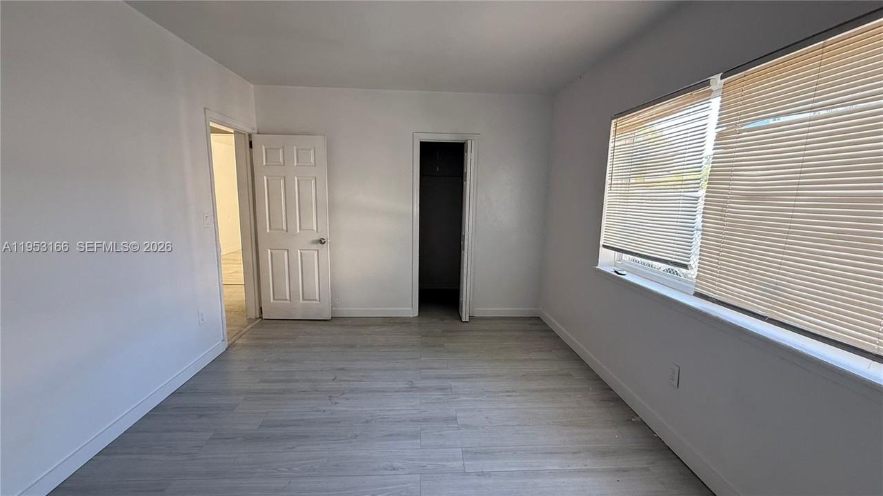 7600 Dickens Ave #4 - Photo 7 of 11