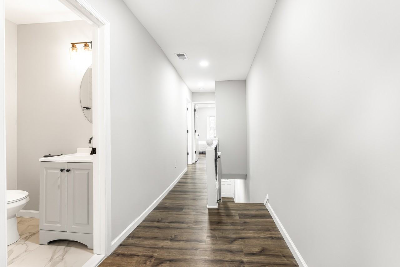 515 Delamore Pl - Photo 2 of 36