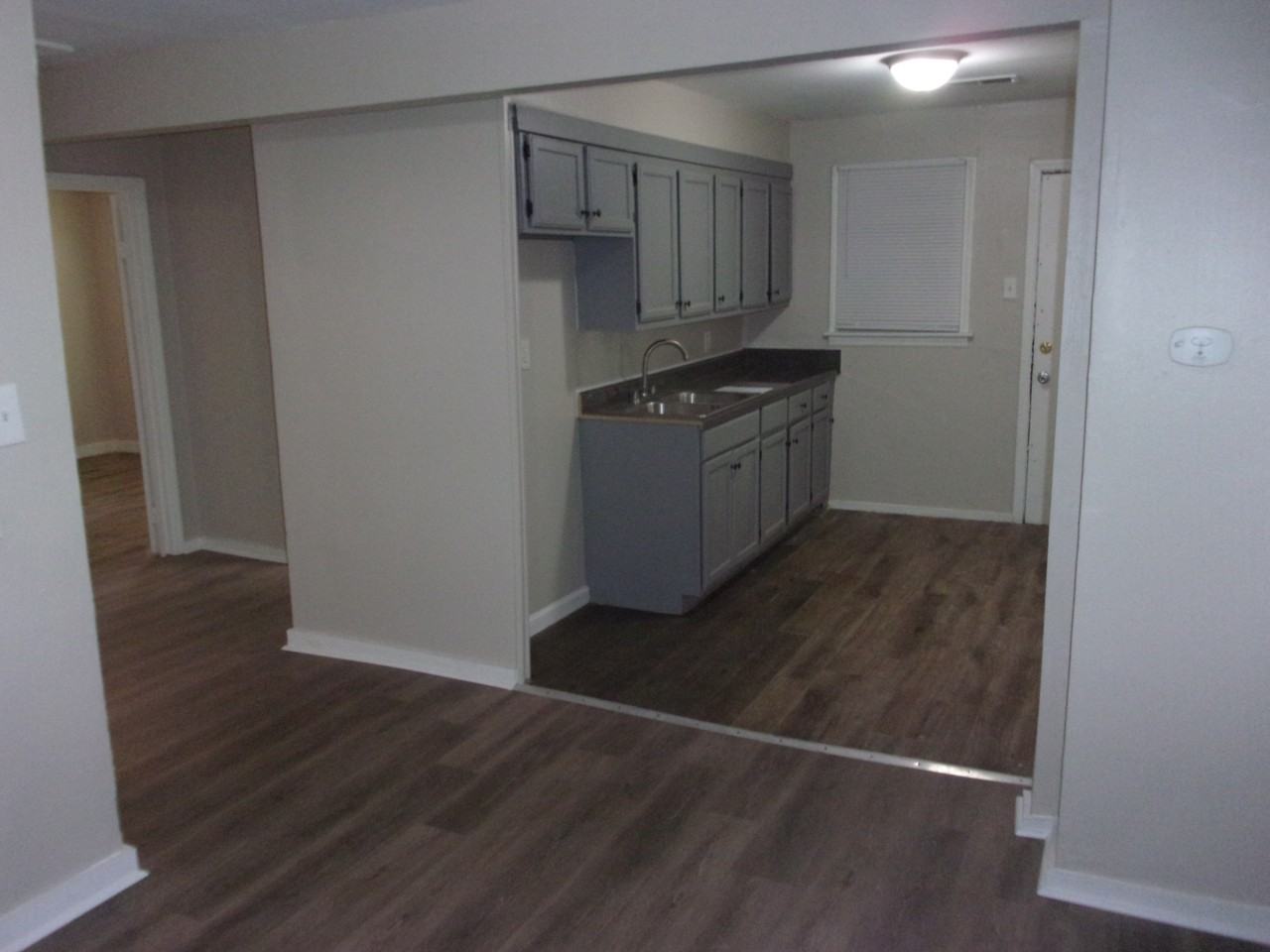 1290 N Mcneil St - Photo 4 of 10