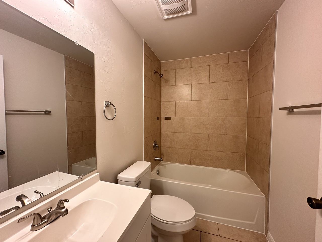 137 Se 13th St - Photo 7 of 12