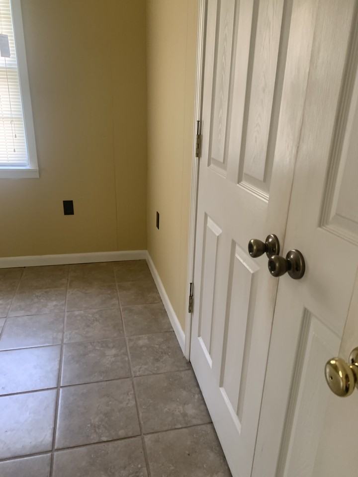 216 E Church St #8 - Photo 4 of 8