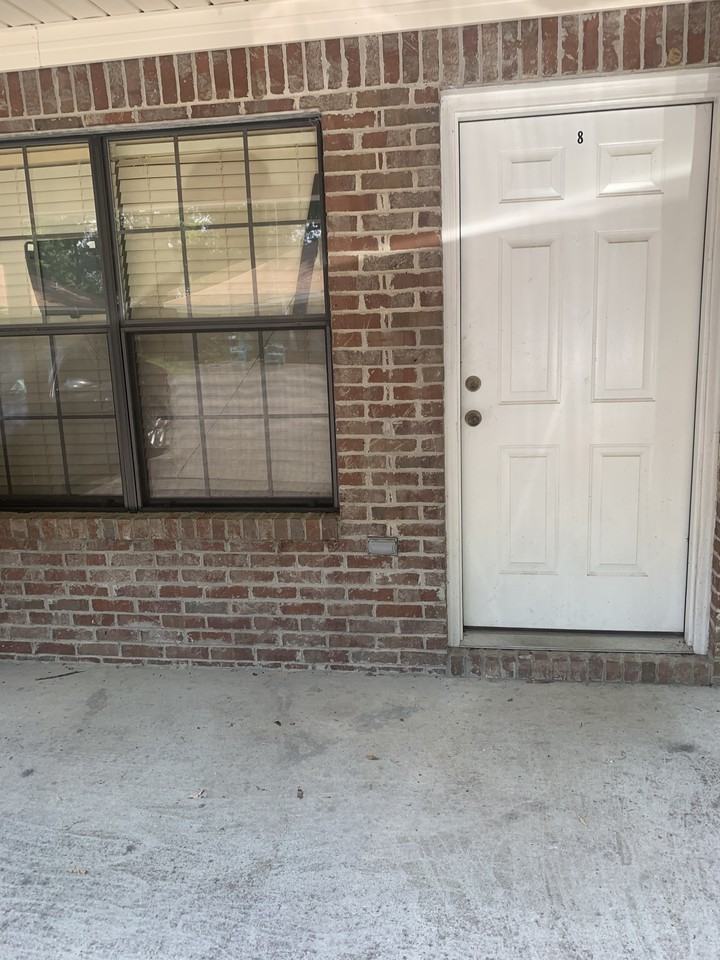 216 E Church St #8 - Photo 6 of 8