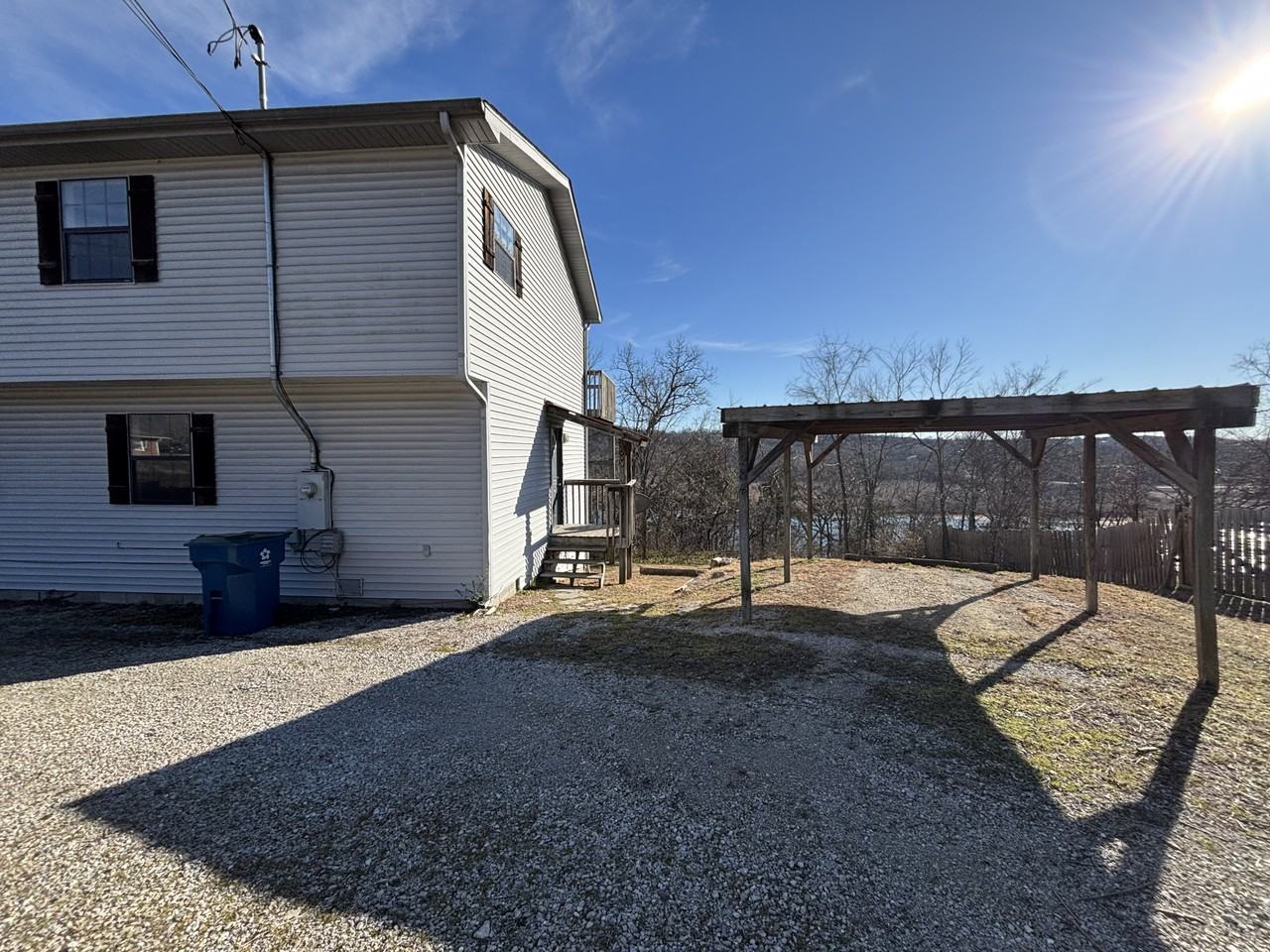 284 Jefferson St - Photo 4 of 20