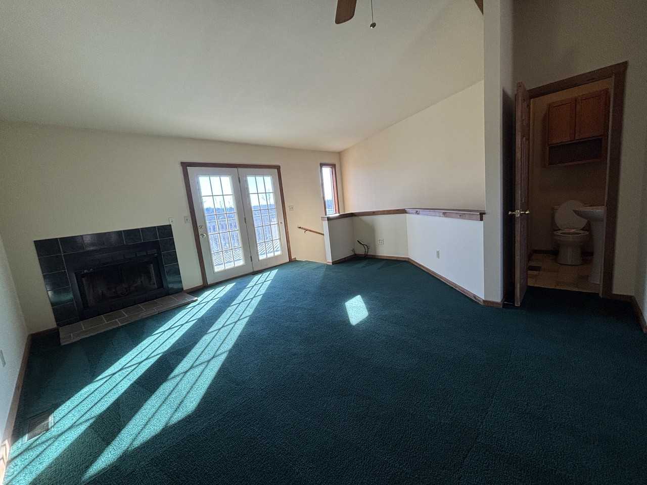 284 Jefferson St - Photo 5 of 20