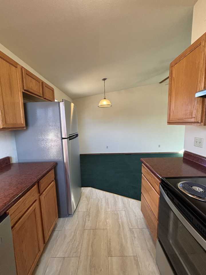 284 Jefferson St - Photo 7 of 20