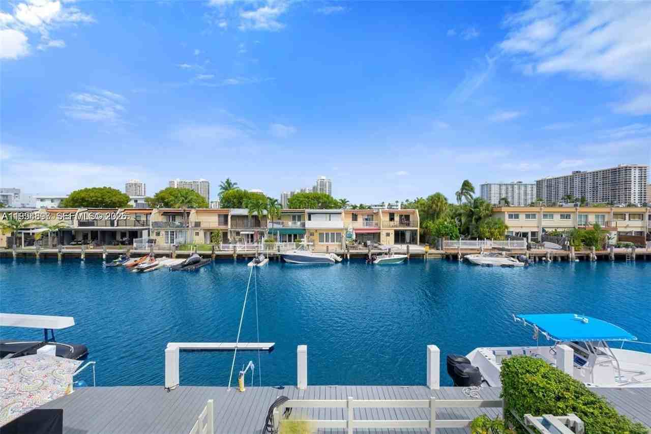 3807 Ne 166th St #2 - Photo 7 of 30