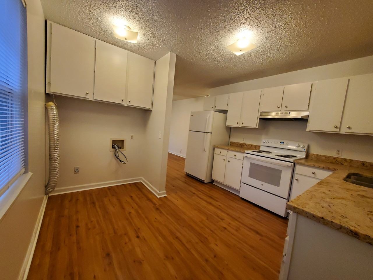 67 Harry Ave - Photo 6 of 10