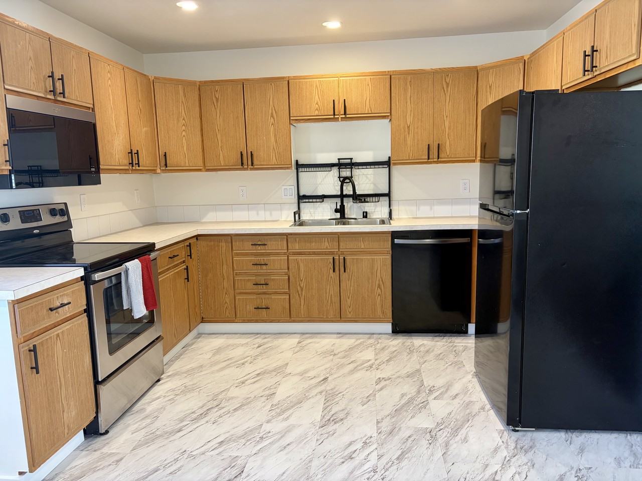 1714 Poplar St #C - Photo 5 of 17