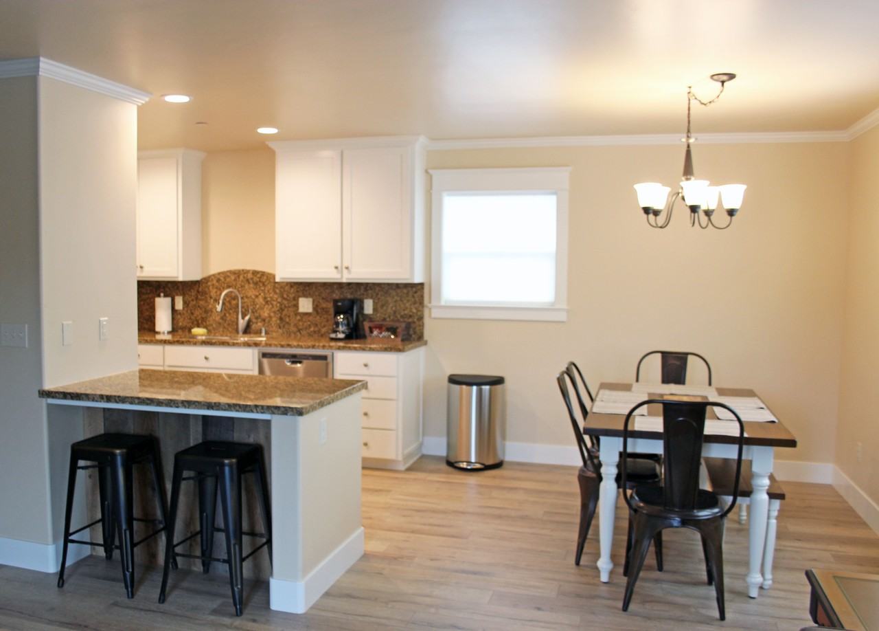 1413 Pine St #201 - Photo 7 of 12