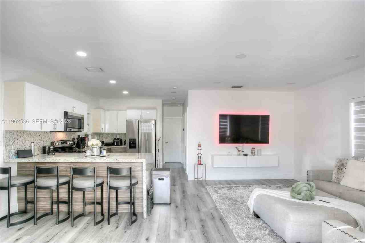 1445 Ne 181st St - Photo 2 of 13