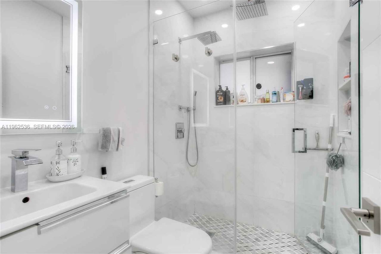 1445 Ne 181st St - Photo 5 of 13