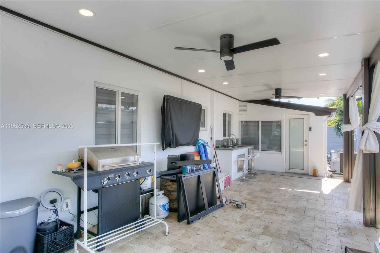 1445 Ne 181st St - Photo 6 of 13