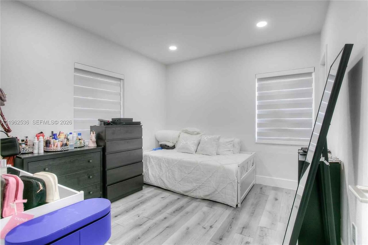 1445 Ne 181st St - Photo 7 of 13