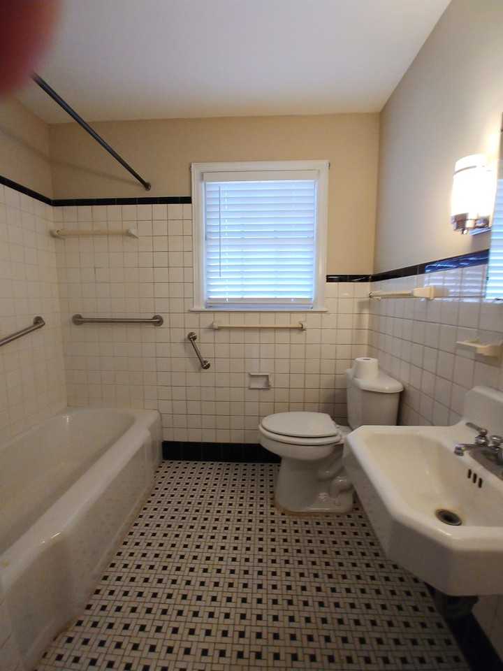 728 W 2nd Ave - Photo 2 of 11