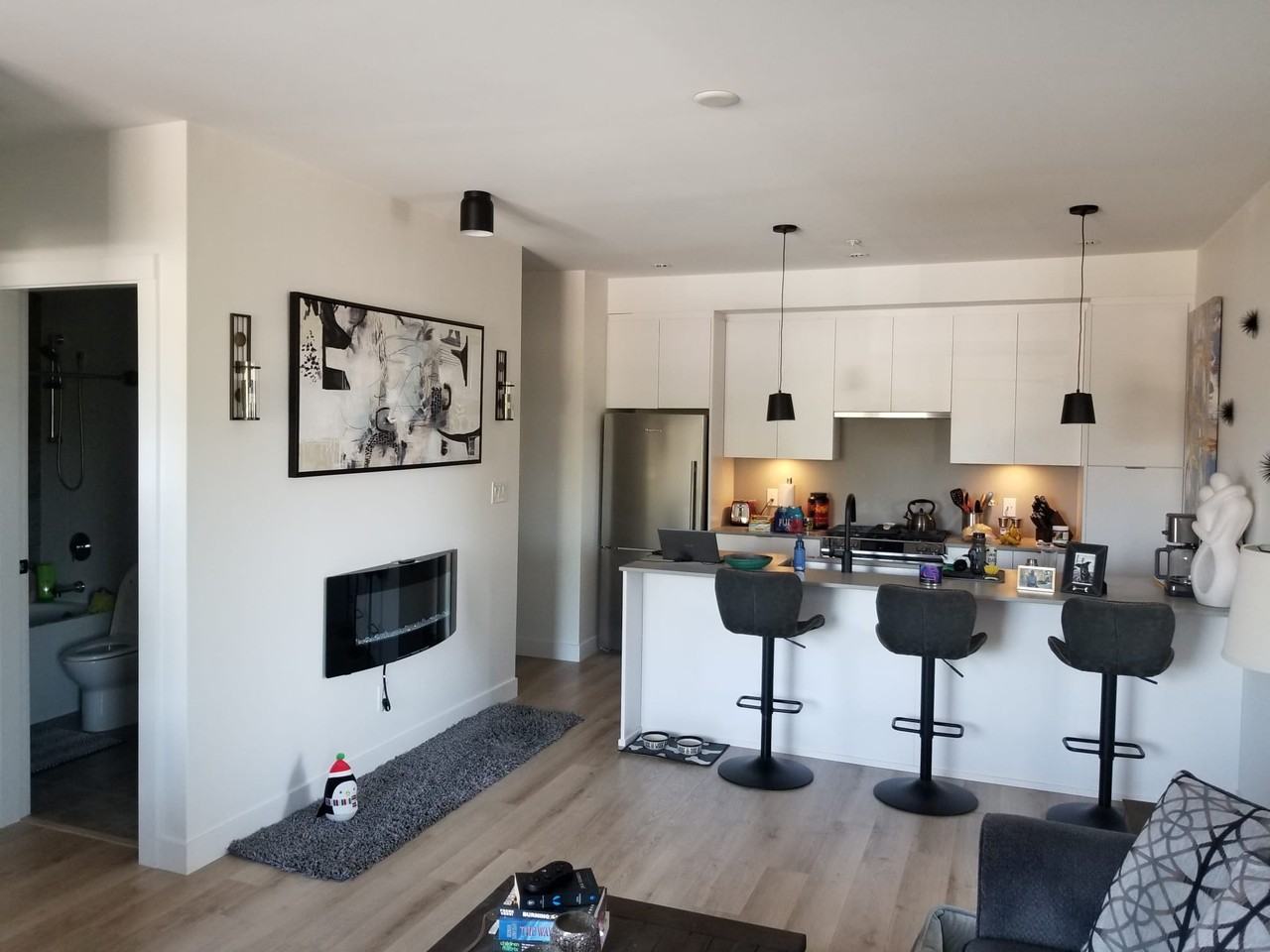 2485 Montrose Avenue #300 - Photo 5 of 17