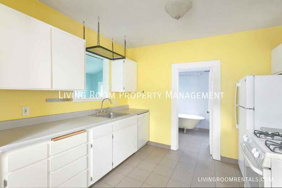 4503 Se 67th Ave - Photo 6 of 15