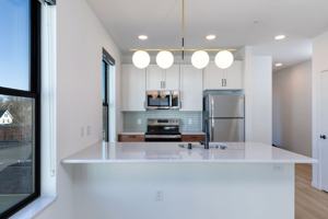 featured image of 838 Williamson St