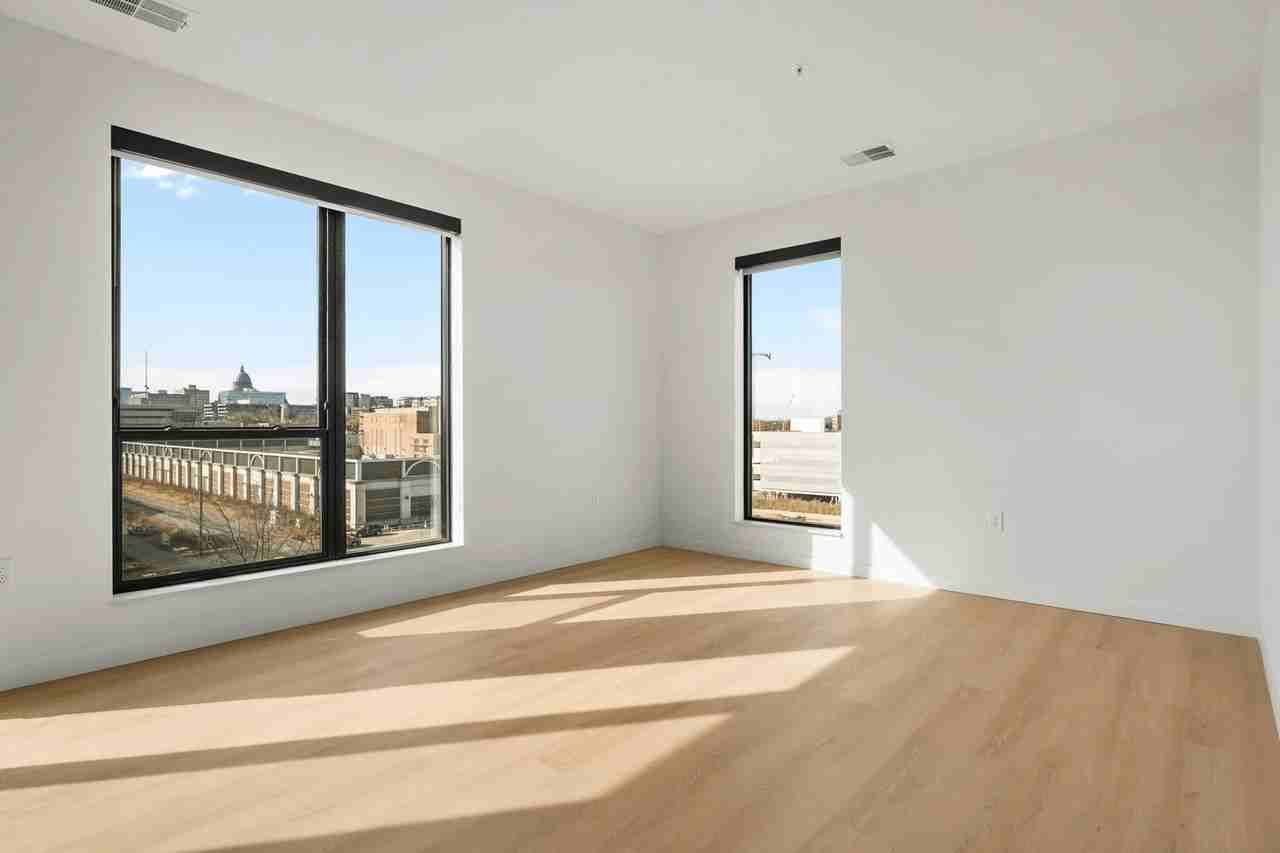 Irwin North - Photo 3 of 33